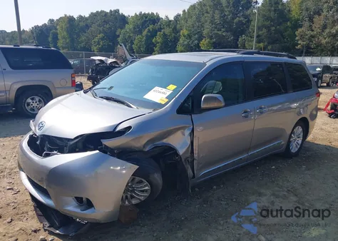 2013 Toyota Sienna Xle V6 8 Passenger from USA, damaged, VIN 5TDYK3DC6DS333194